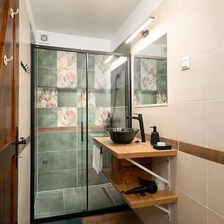 Tulipanos Kucko Az Orsegben *