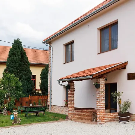 Tulipanos Kucko Az Orsegben Apartment Viszak